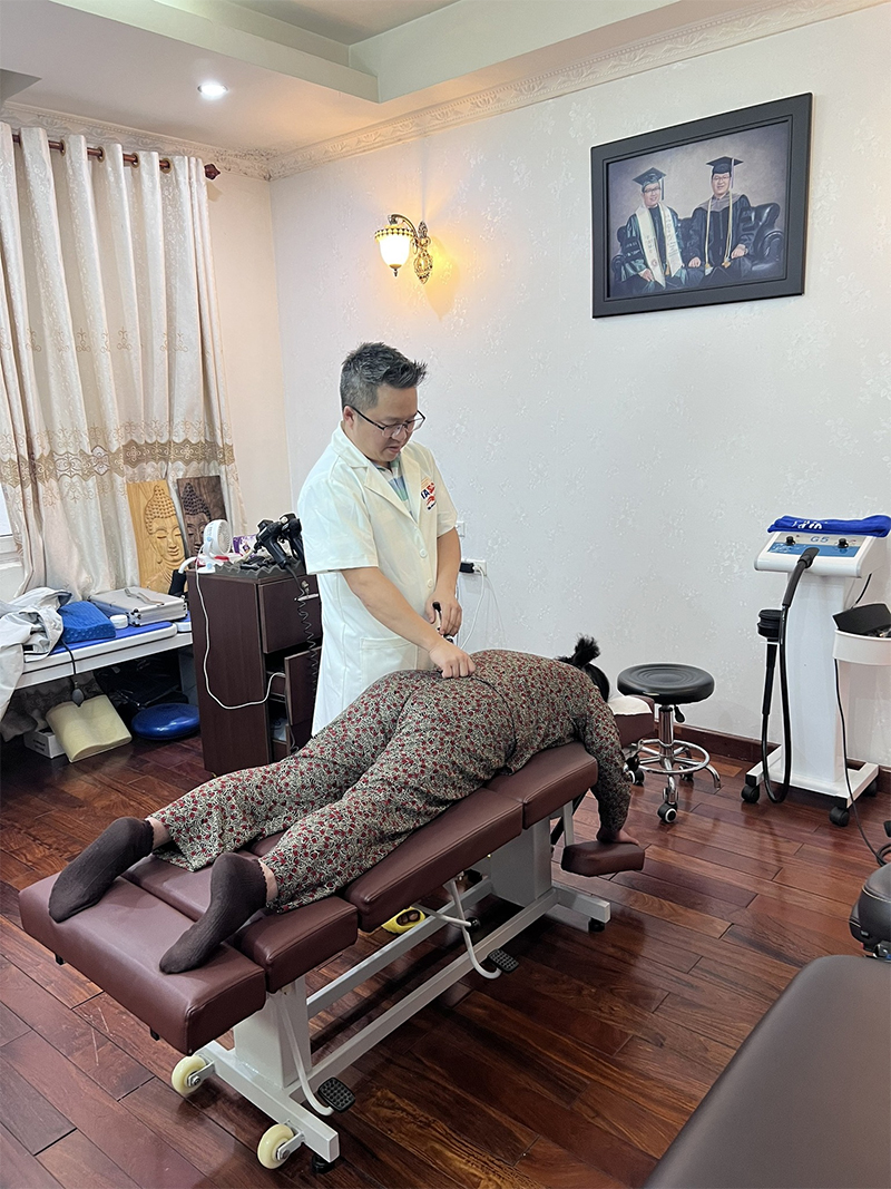 Nắn chỉnh xương khớp tại Cầu Giấy